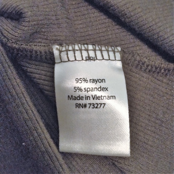 Apt 9 Top L - Picture 5 of 5